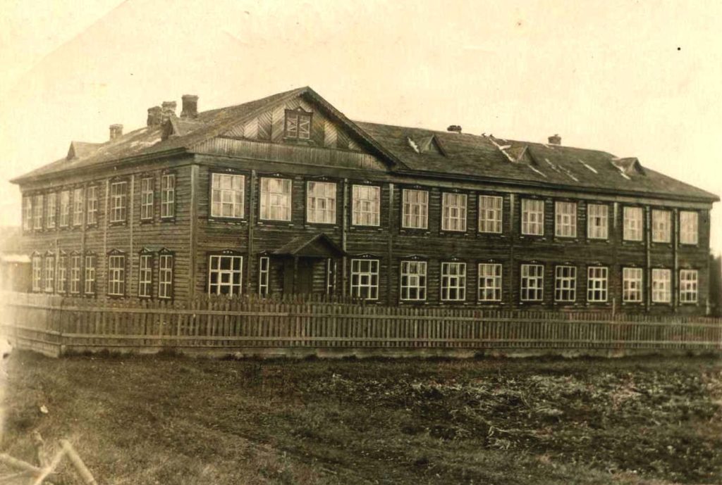Школа в селе Шопша