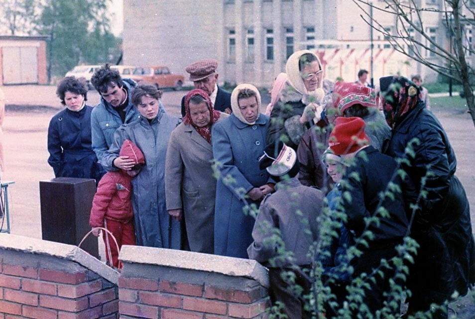 село Шопша 9 мая 1990г. Открытие памятника павшим воинам