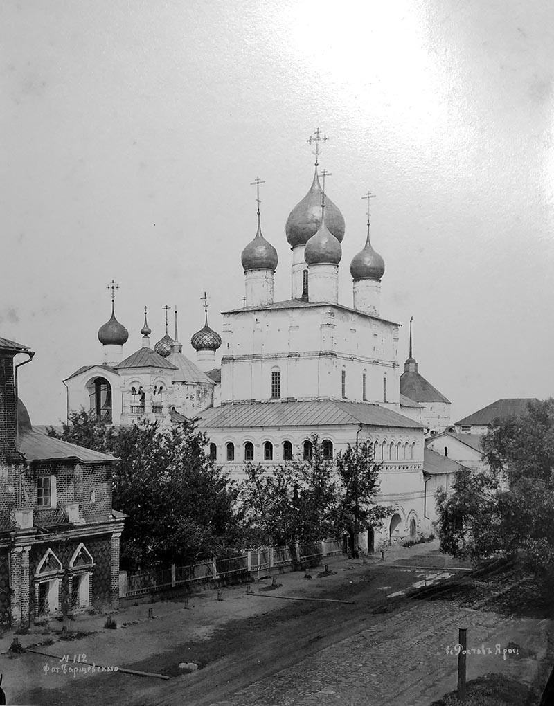 Воскресенская церковь Ростовского кремля с Юго-Запада